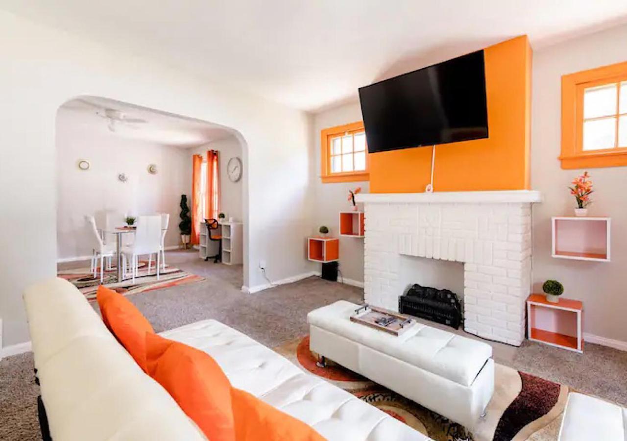 La Naranja Retreat - Cozy Duplex Near Downtown With Parking, 300 Mb Wifi & Self Check In Villa Cleveland Exteriör bild