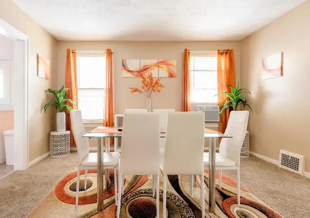 La Naranja Retreat - Cozy Duplex Near Downtown With Parking, 300 Mb Wifi & Self Check In Villa Cleveland Exteriör bild