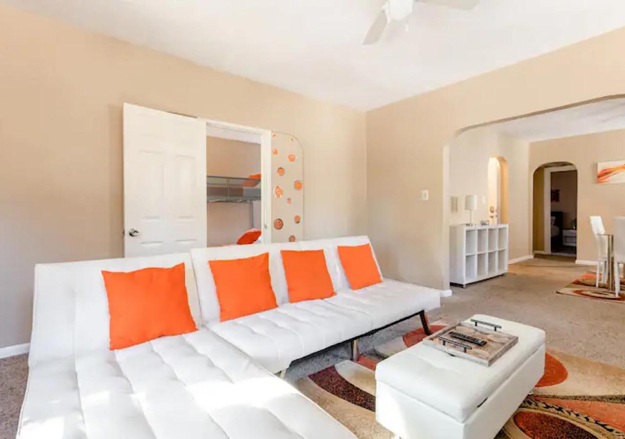 La Naranja Retreat - Cozy Duplex Near Downtown With Parking, 300 Mb Wifi & Self Check In Villa Cleveland Exteriör bild