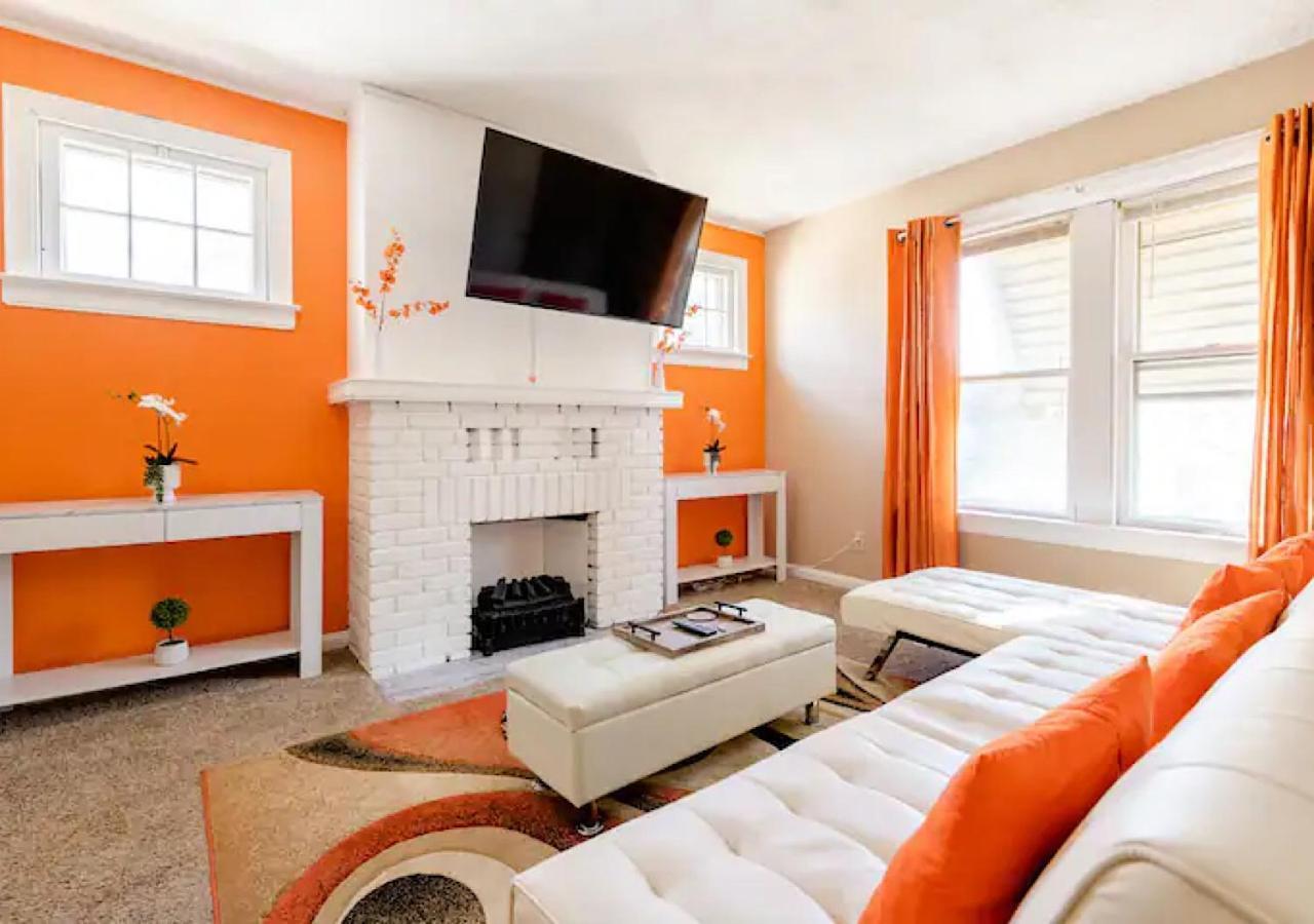La Naranja Retreat - Cozy Duplex Near Downtown With Parking, 300 Mb Wifi & Self Check In Villa Cleveland Exteriör bild