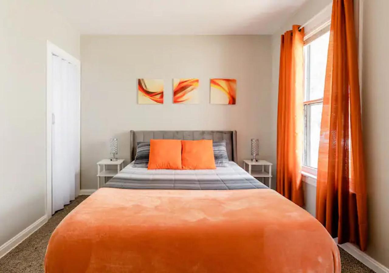 La Naranja Retreat - Cozy Duplex Near Downtown With Parking, 300 Mb Wifi & Self Check In Villa Cleveland Exteriör bild