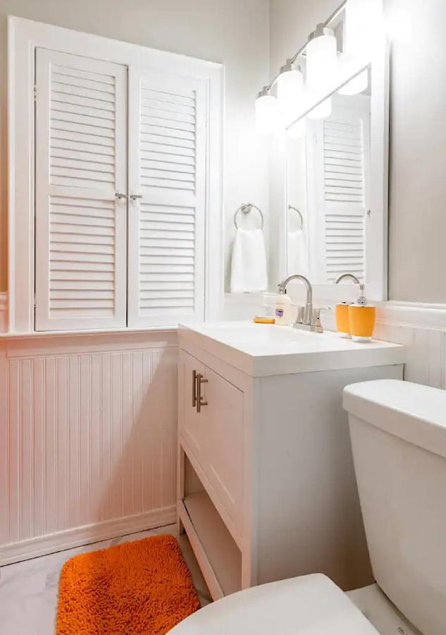 La Naranja Retreat - Cozy Duplex Near Downtown With Parking, 300 Mb Wifi & Self Check In Villa Cleveland Exteriör bild