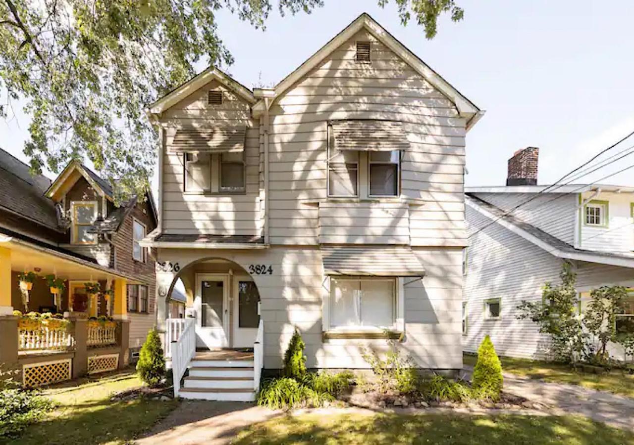 La Naranja Retreat - Cozy Duplex Near Downtown With Parking, 300 Mb Wifi & Self Check In Villa Cleveland Exteriör bild