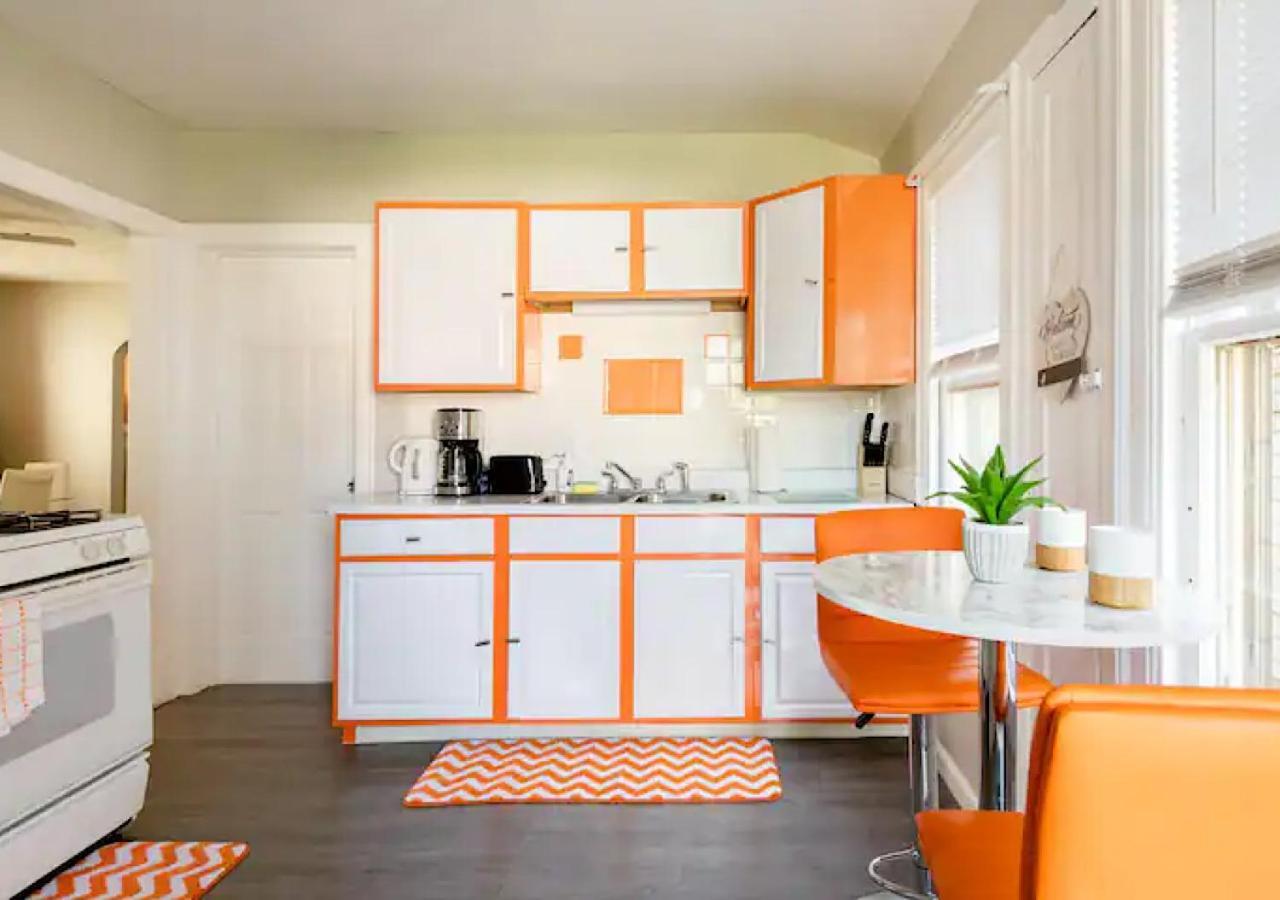 La Naranja Retreat - Cozy Duplex Near Downtown With Parking, 300 Mb Wifi & Self Check In Villa Cleveland Exteriör bild