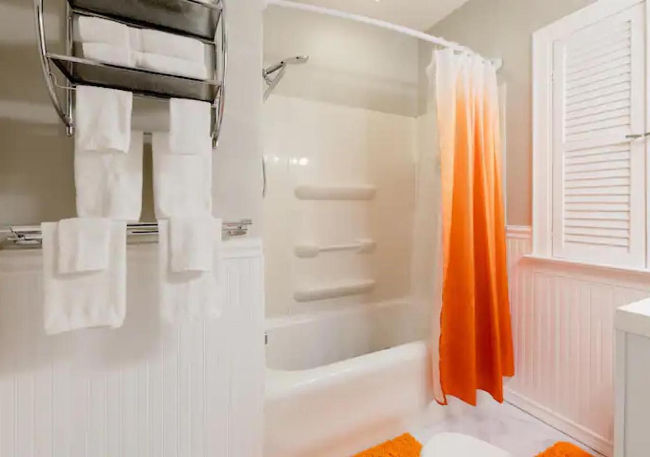 La Naranja Retreat - Cozy Duplex Near Downtown With Parking, 300 Mb Wifi & Self Check In Villa Cleveland Exteriör bild