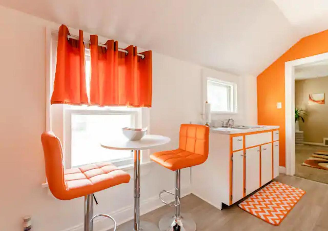 La Naranja Retreat - Cozy Duplex Near Downtown With Parking, 300 Mb Wifi & Self Check In Villa Cleveland Exteriör bild