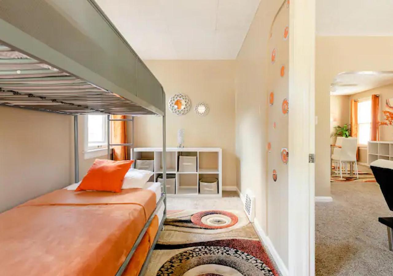La Naranja Retreat - Cozy Duplex Near Downtown With Parking, 300 Mb Wifi & Self Check In Villa Cleveland Exteriör bild