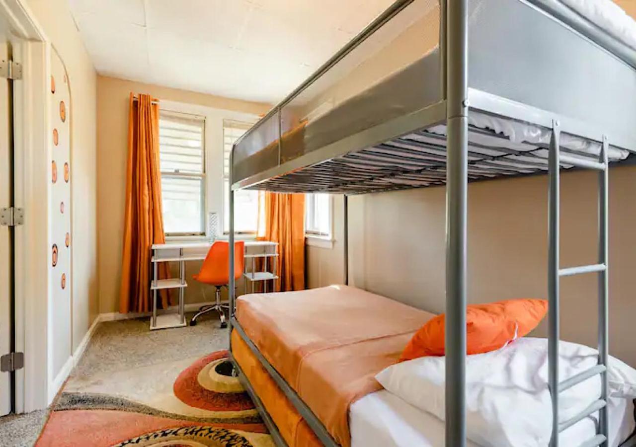 La Naranja Retreat - Cozy Duplex Near Downtown With Parking, 300 Mb Wifi & Self Check In Villa Cleveland Exteriör bild