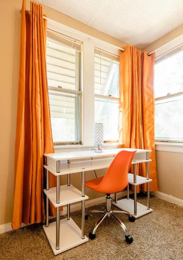 La Naranja Retreat - Cozy Duplex Near Downtown With Parking, 300 Mb Wifi & Self Check In Villa Cleveland Exteriör bild