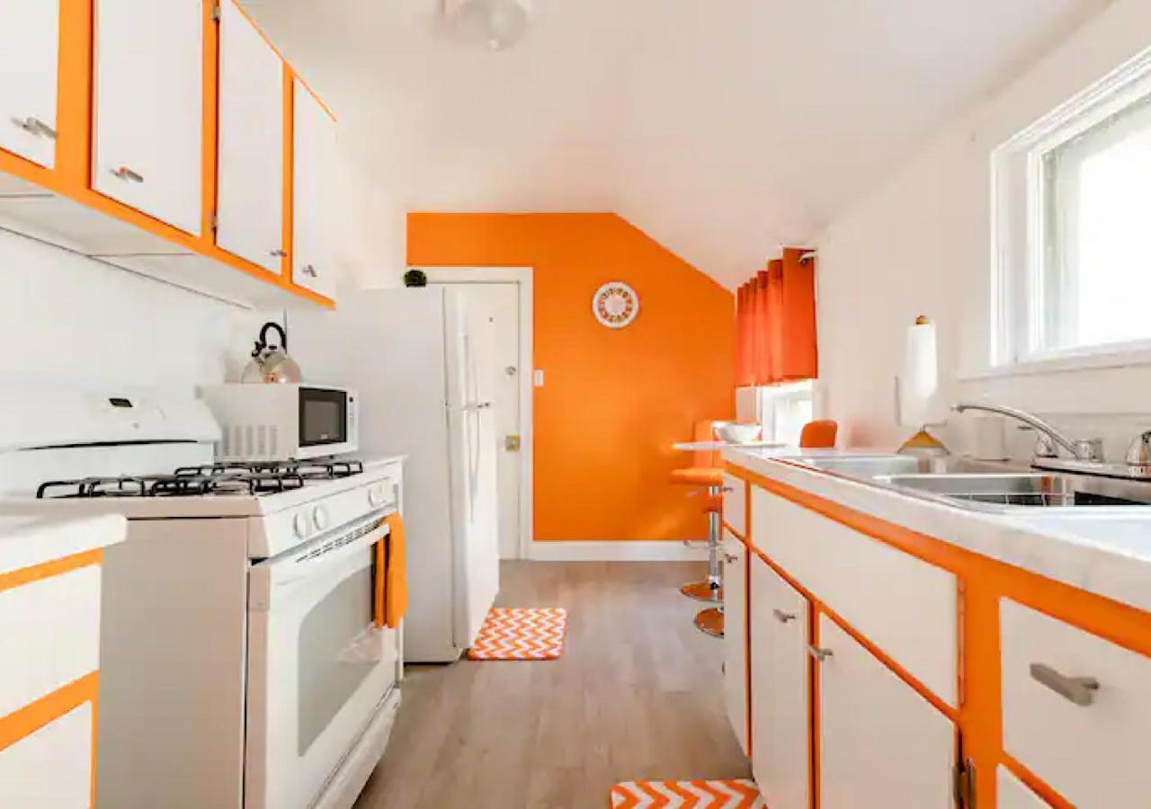 La Naranja Retreat - Cozy Duplex Near Downtown With Parking, 300 Mb Wifi & Self Check In Villa Cleveland Exteriör bild
